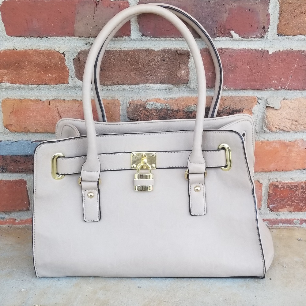Beige purse